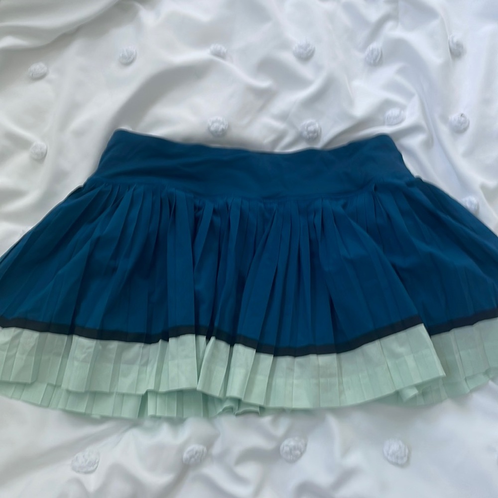 Size 4 Lululemon skirt no longer sold !!